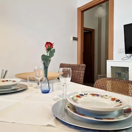 Wi-fi Clima Elegante Con Parcheggio Apartamento